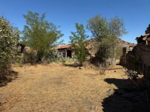 CASA DE PUEBLO PARA REFORMAR CON PATIO EN VILLAR DE CORNEJA (ÁVILA)