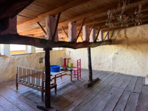 CASA DE PUEBLO PARA REFORMAR CON PATIO EN VILLAR DE CORNEJA (ÁVILA)