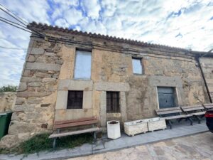 CASA DE PIEDRA EN VENTA EN EL MIRÓN